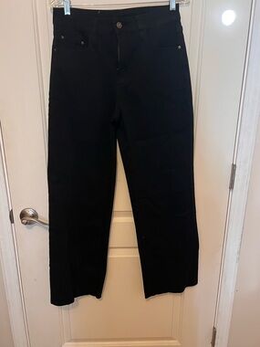 Black Wide-Leg Women’s Jeans